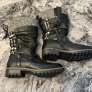 Black zip up Mukluks size 10